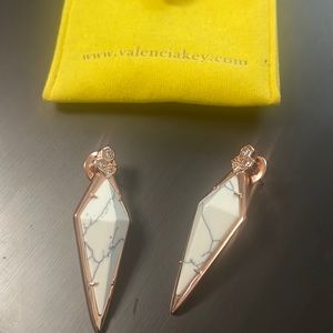 Valencia Key prosperity earrings